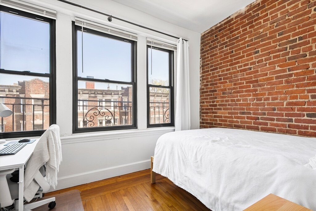 Building Photo - 107 Jersey St