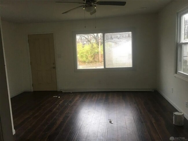 Building Photo - 144 W Fairview Ave