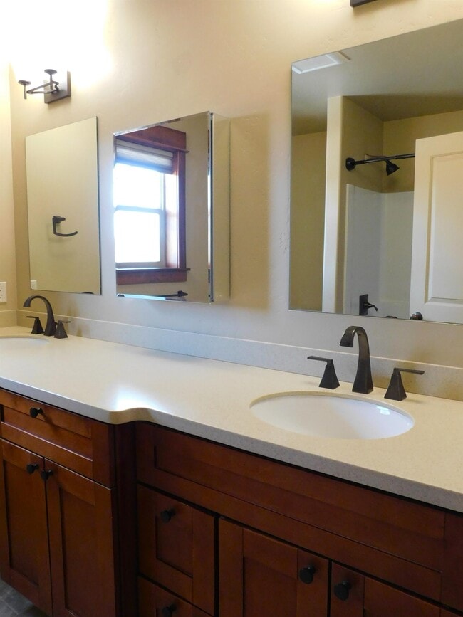 Building Photo - 117 Whispering Meadows Trail
