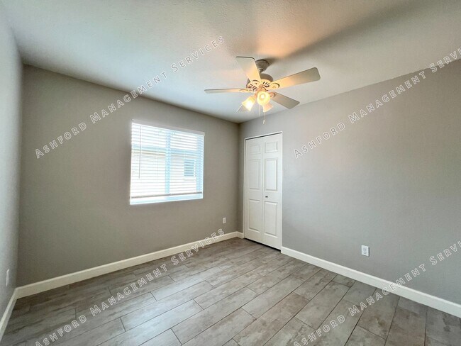 Building Photo - REMODELED 3 BEDROOM 2 BATH GEM WITH DETACH...