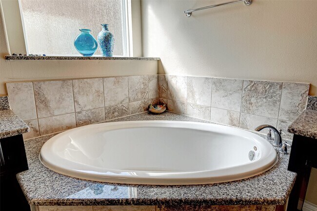 Building Photo - 907 River Delta Ln