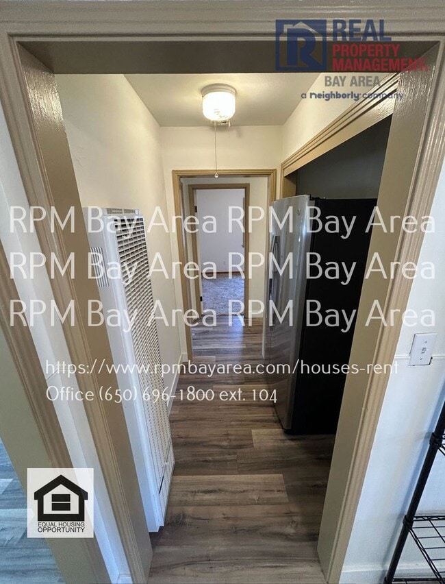 Building Photo - Cozy, Quaint Cottage (2BD/1BTH)