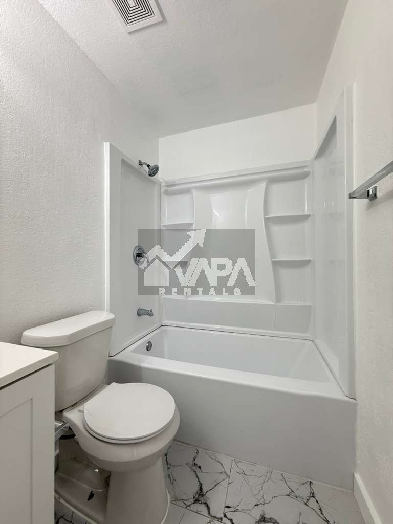 Building Photo - 6811 Evercrest Ln
