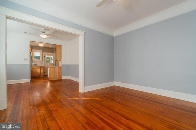 Building Photo - 928 19th St S