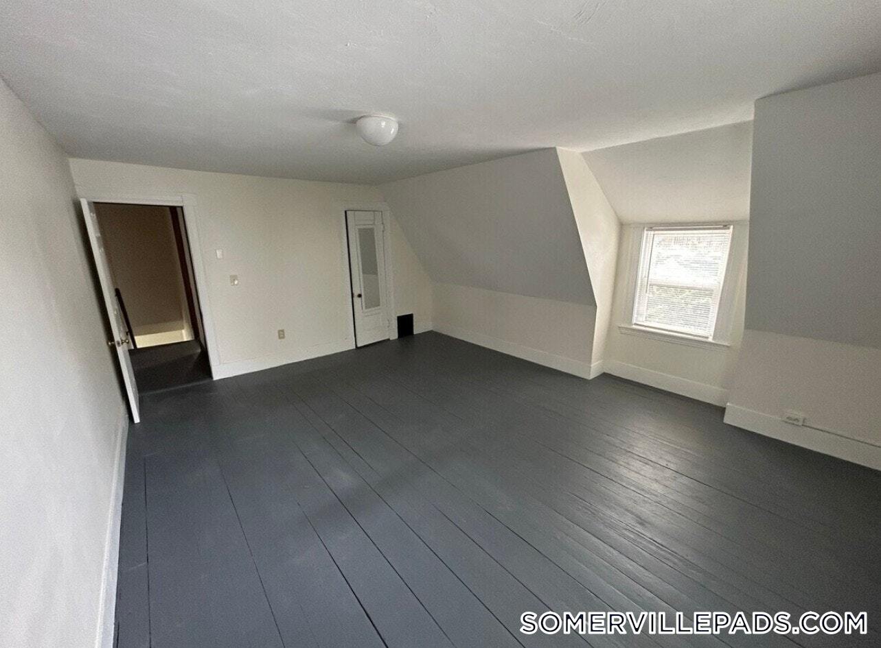 Building Photo - 27R Albion St