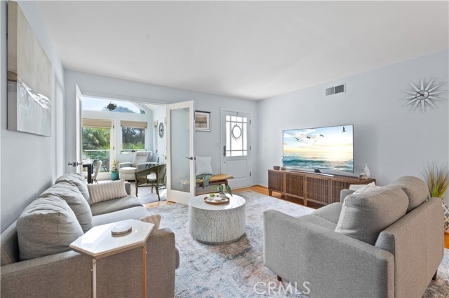 Building Photo - 208 W Avenida De Los Lobos Marinos