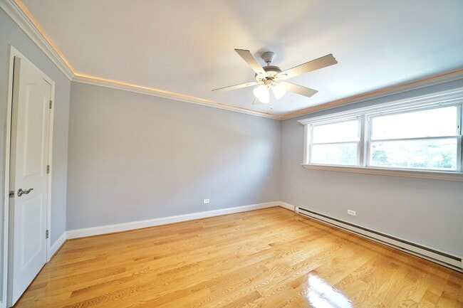 Building Photo - 5037 N East River Rd