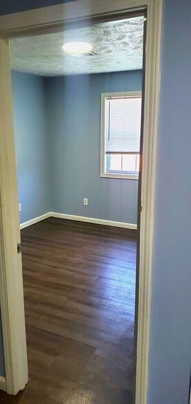 Building Photo - 102 Lauderdale Dr