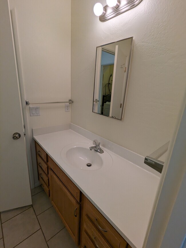 Building Photo - 90 E Cliff House Dr