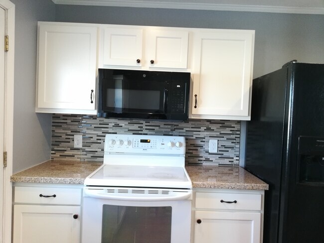 Building Photo - 1709 Sails Way