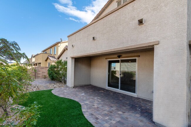 Building Photo - THIS is the HOME you have been waiting for!