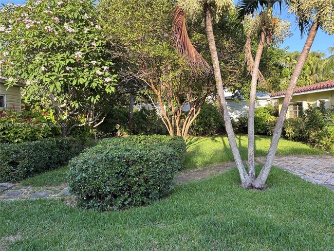 Building Photo - 5951 SW 84th St