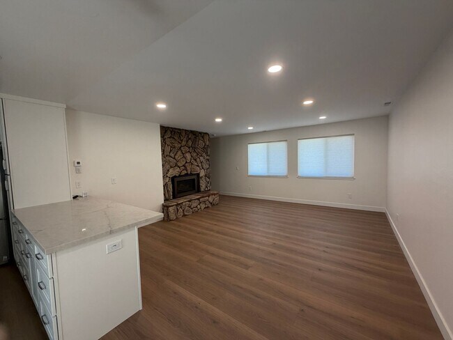 Building Photo - Charming Single Family Home - Completely Remodeled 2 Bed, 1.5 Bath with Garage