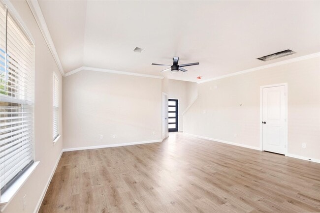 Building Photo - 322 Carlos Leal Dr