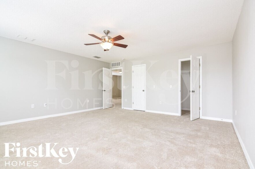 Building Photo - 2973 Whispering Trails Dr