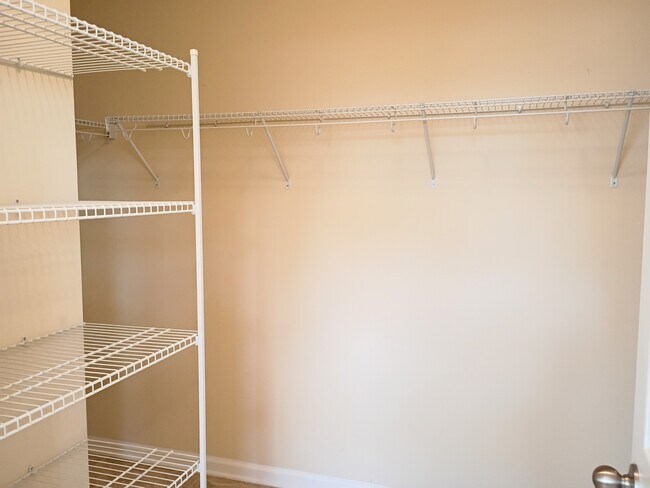 Building Photo - 112 Goldenrod Lake Dr