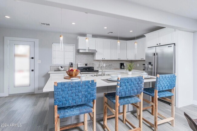 Building Photo - 7520 E McKnight Ave