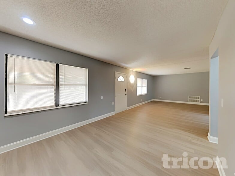 Building Photo - 4905 Leprechaun Way