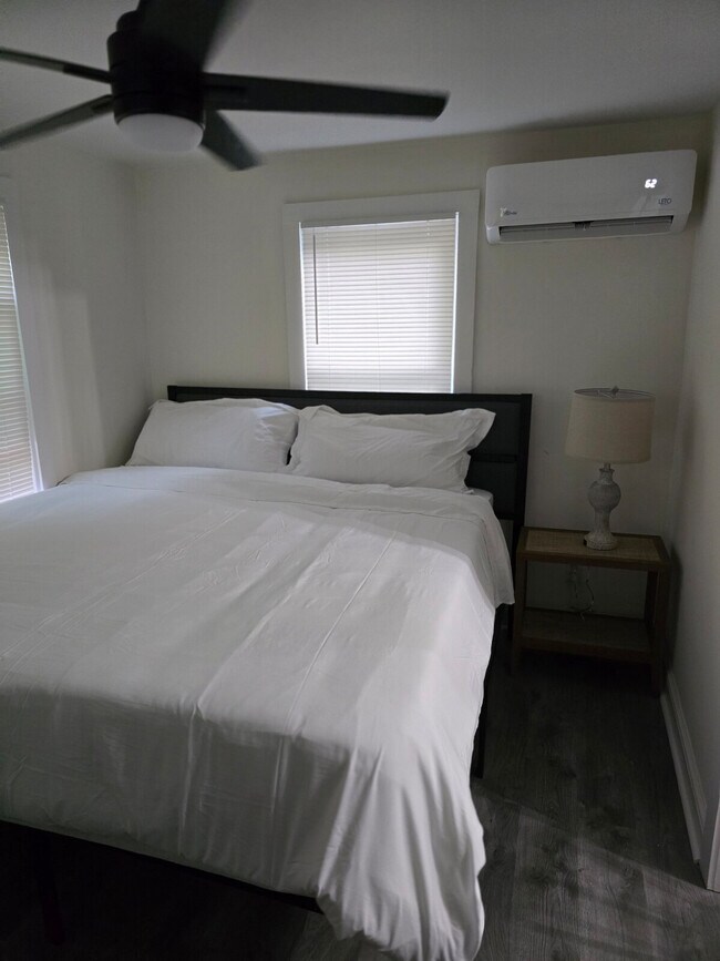 Building Photo - 120 McMakin Dr