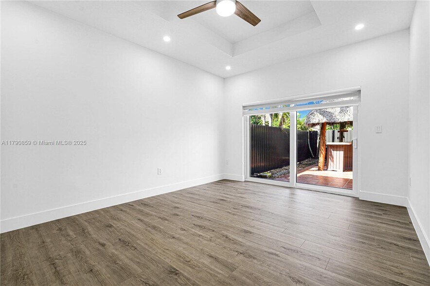 Building Photo - 14300 SW 155th Ct
