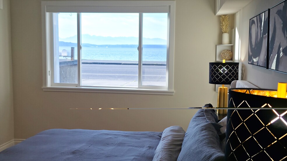 Building Photo - 1588 Alki Ave SW