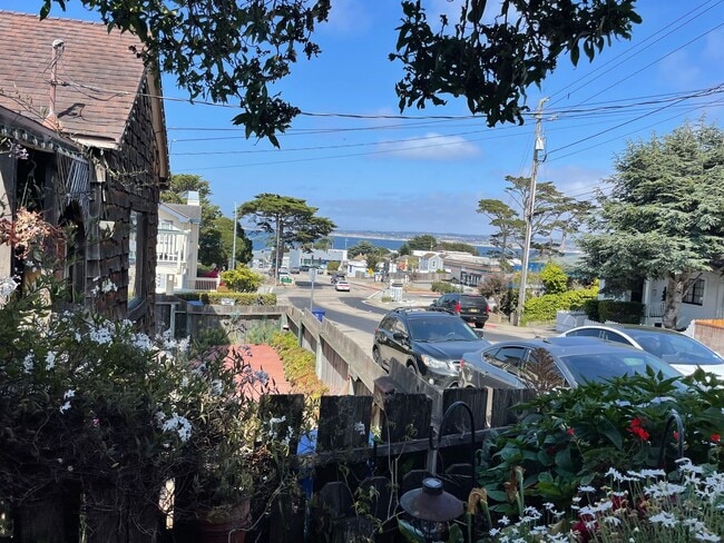 Building Photo - 2bd Monterey Cottage with Ocean Views
