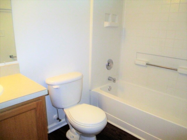 Building Photo - 4043 Pebble Brooke Circle South