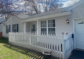 Building Photo - 821 Dartmouth Dr