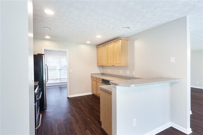 Building Photo - 49 Parkside Dr