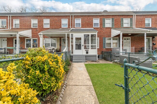 Primary Photo - 2923 Edgecombe Cir N