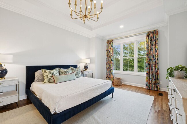 Building Photo - Luxury Executive Rental in Highlands of La...