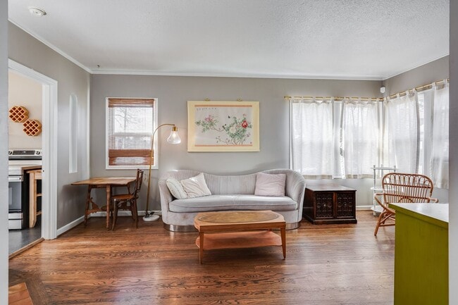 Building Photo - UNFURNISHED Charming 1 Bed, 1 Bath Rental Condo in Arbor Lodge neighborhood!