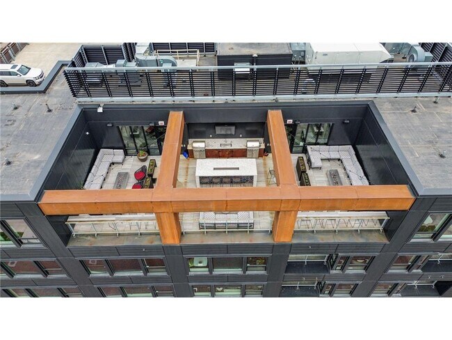 Building Photo - 728 N 3rd St