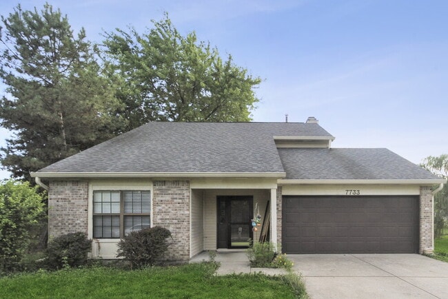 Building Photo - 7733 Maradona Dr S