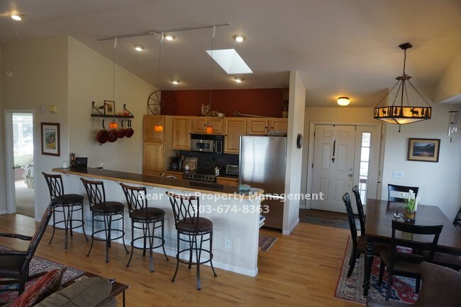 Building Photo - Short Term June-Oct  FURNISHED Home