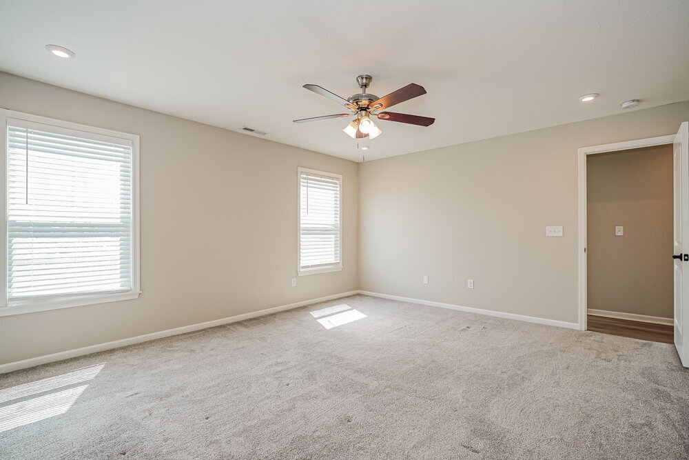 Building Photo - 4996 Crestbrook Dr