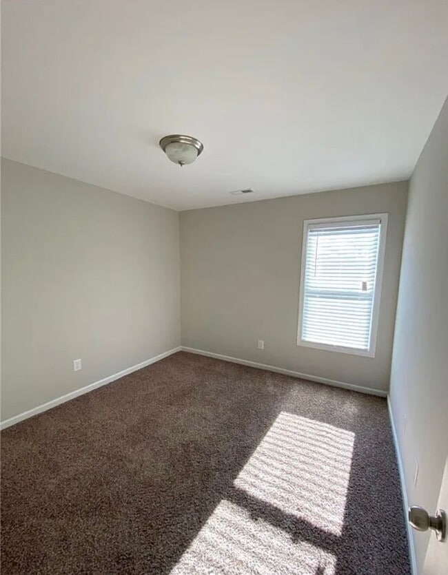 Building Photo - 2539 Gardner Park Dr