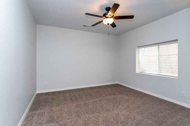 Building Photo - 10154 Silver Leaf Way