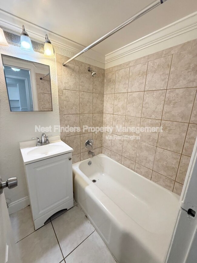 Building Photo - 311 E Ashley St