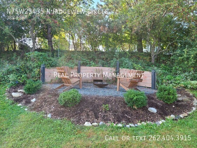 Building Photo - N75W23435 N Ridgeview Cir