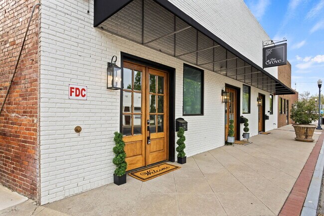 Building Photo - 205 Musgrove St