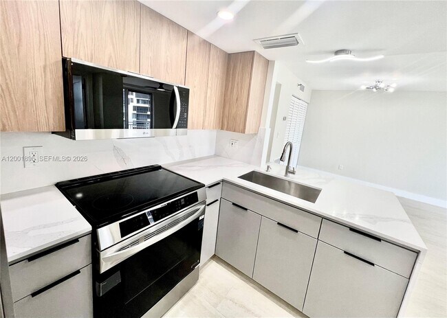 Building Photo - 770 Claughton Island Dr