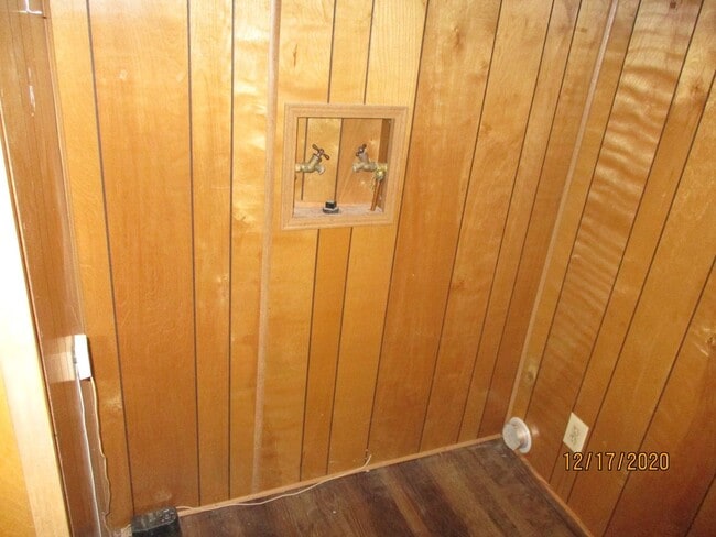 Building Photo - 80-5