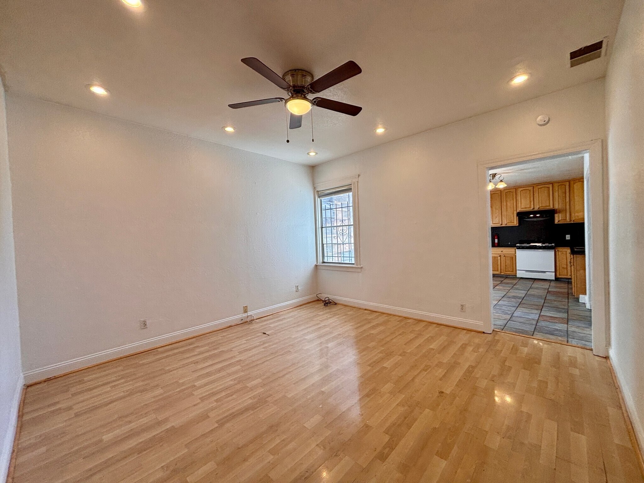 Building Photo - 1941 Chestnut St