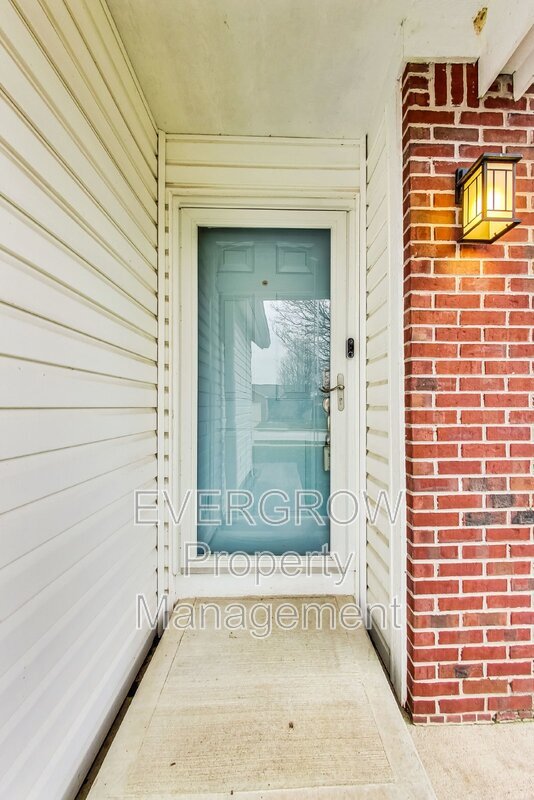 Building Photo - 1115 Spend a Buck Ct