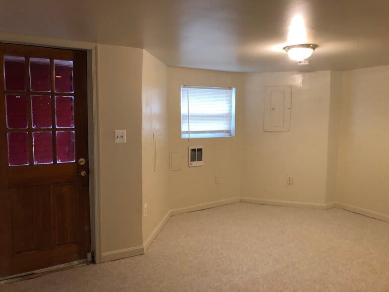 Living room - 33 Randolph Pl NW