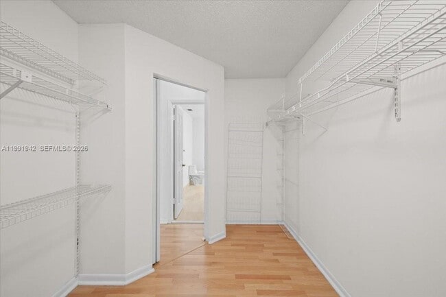 Building Photo - 2560 Bass Way