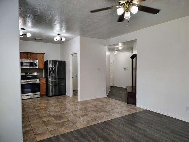 Building Photo - 21411 Forest Colony Dr