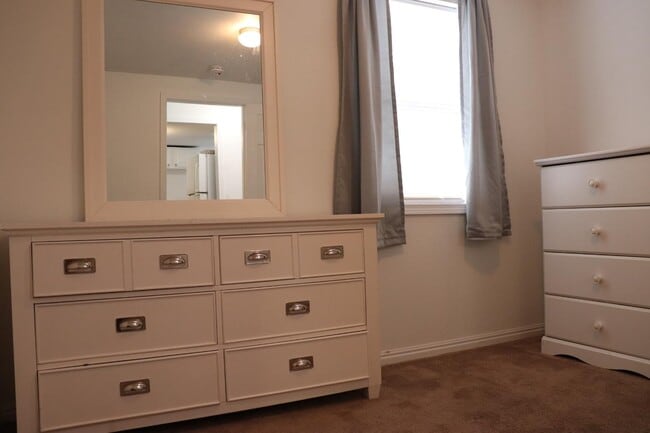 Building Photo - 44 W 2700 S