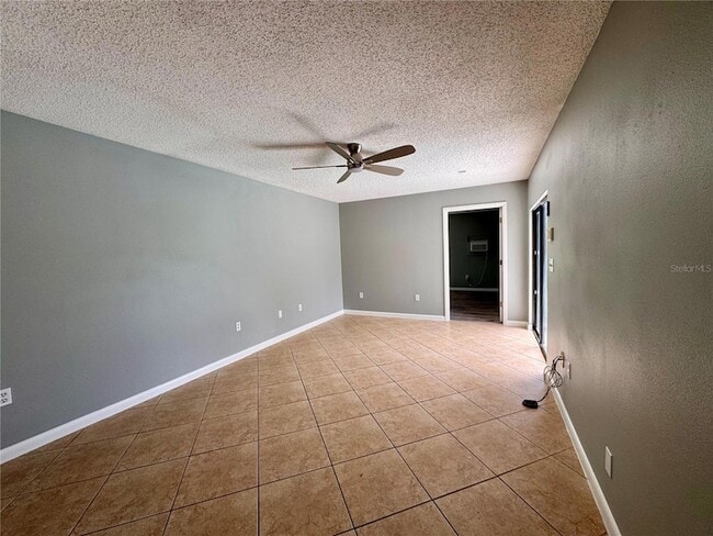 Building Photo - 4125 E Vista Ct